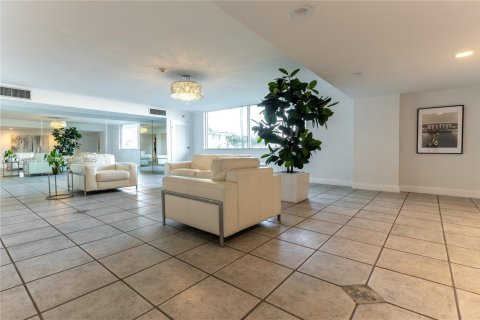 Condo in North Miami Beach, Florida, 1 bedroom  № 1474766 - photo 5
