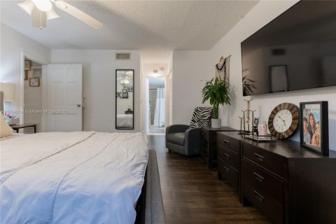Condo in North Miami Beach, Florida, 1 bedroom  № 1474766 - photo 29