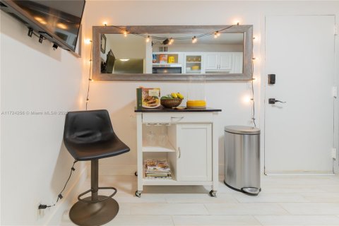 Condo in North Miami Beach, Florida, 1 bedroom  № 1474766 - photo 12