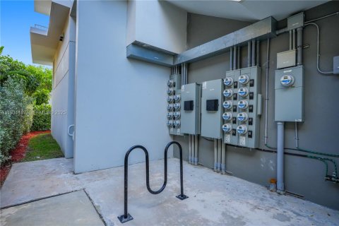 Appartement à louer à Miami, Floride: 2 chambres № 1989560 - photo 15