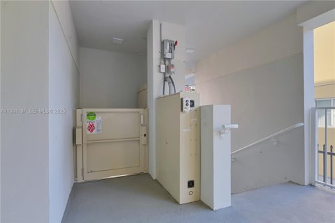 Appartement à louer à Miami, Floride: 2 chambres № 1989560 - photo 16