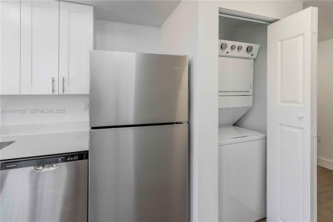 Appartement à louer à Miami, Floride: 2 chambres № 1989560 - photo 4