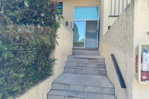 House in Sunrise, Florida 4 bedrooms № 1886639 - photo 11
