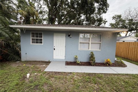 Commercial property in Saint Petersburg, Florida 4 bedrooms, 148.09 sq.m. № 2216879 - photo 15