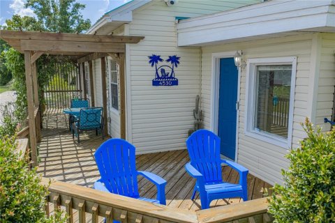 House in Sebring, Florida 2 bedrooms, 137.4 sq.m. № 2096165 - photo 3