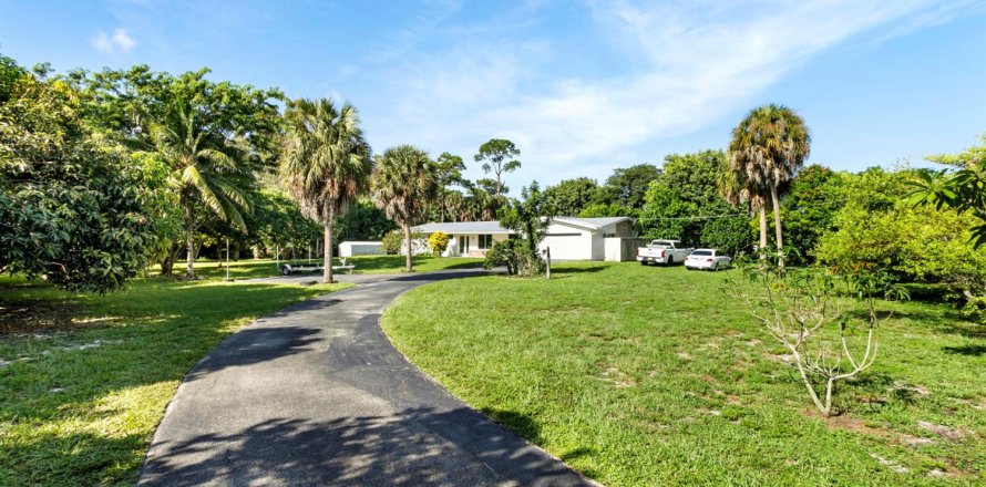Casa en Haverhill, Florida 4 dormitorios, 182.09 m2 № 2194772
