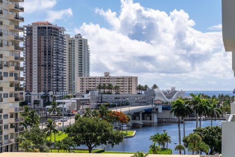 Condominio en venta en Fort Lauderdale, Florida, 2 dormitorios, 113.15 m2 № 2346151 - foto 2