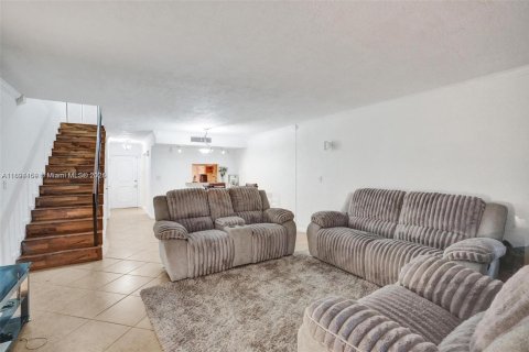 Copropriété à vendre à Lauderhill, Floride: 2 chambres, 130.99 m2 № 1948961 - photo 3