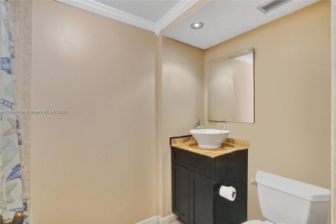 Copropriété à vendre à Lauderhill, Floride: 2 chambres, 130.99 m2 № 1948961 - photo 16