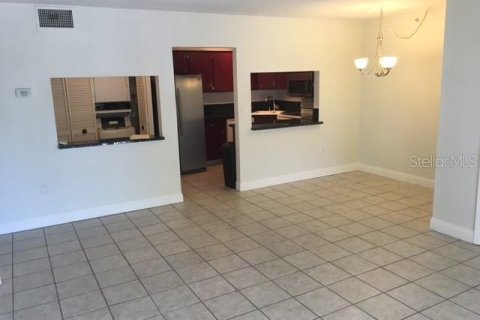 Condo in Tarpon Springs, Florida, 3 bedrooms  № 1914659 - photo 2
