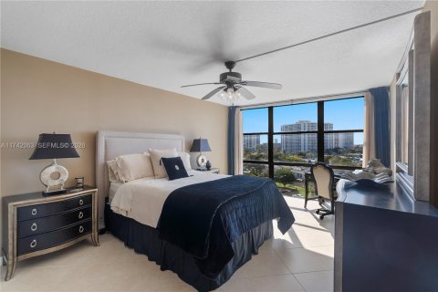 Купить кондоминиум в Халландейл-Бич, Флорида 2 спальни, 132.85м2, № 2055945 - фото 24