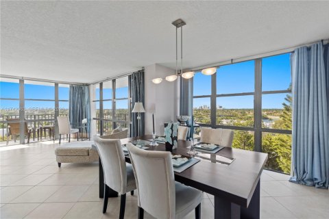 Купить кондоминиум в Халландейл-Бич, Флорида 2 спальни, 132.85м2, № 2055945 - фото 12