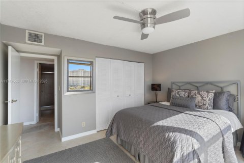 Купить кондоминиум в Халландейл-Бич, Флорида 2 спальни, 132.85м2, № 2055945 - фото 21