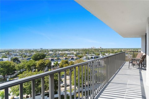 Купить кондоминиум в Халландейл-Бич, Флорида 2 спальни, 132.85м2, № 2055945 - фото 30