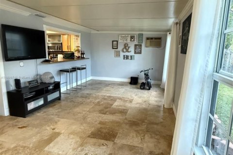 Casa en venta en Sunrise, Florida, 3 dormitorios, 131.55 m2 № 1951572 - foto 12