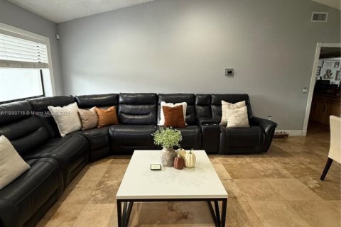 Casa en venta en Sunrise, Florida, 3 dormitorios, 131.55 m2 № 1951572 - foto 5