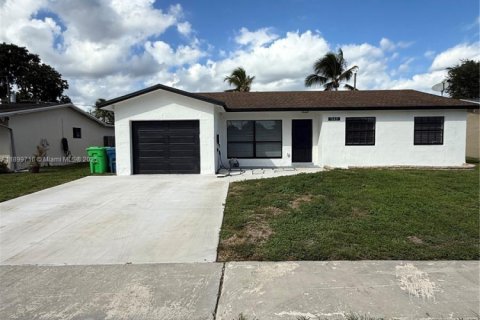 Casa en venta en Sunrise, Florida, 3 dormitorios, 131.55 m2 № 1951572 - foto 3