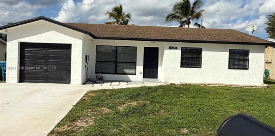 Casa en Sunrise, Florida 3 dormitorios, 131.55 m2 № 1951572