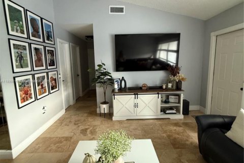 Casa en venta en Sunrise, Florida, 3 dormitorios, 131.55 m2 № 1951572 - foto 4