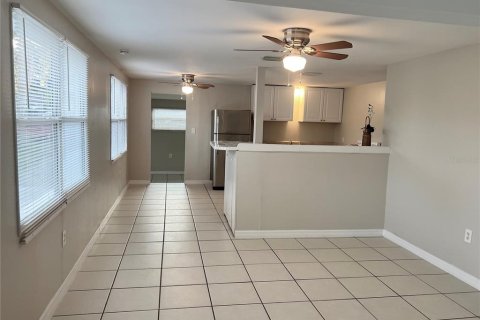 House in Largo, Florida 3 bedrooms, 104.89 sq.m. № 1749346 - photo 2