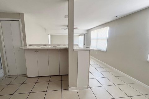 House in Largo, Florida 3 bedrooms, 104.89 sq.m. № 1749346 - photo 5