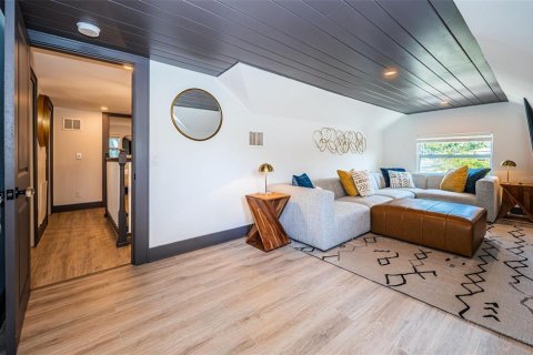 Casa en venta en Saint Petersburg, Florida, 5 dormitorios, 180.04 m2 № 1661883 - foto 29