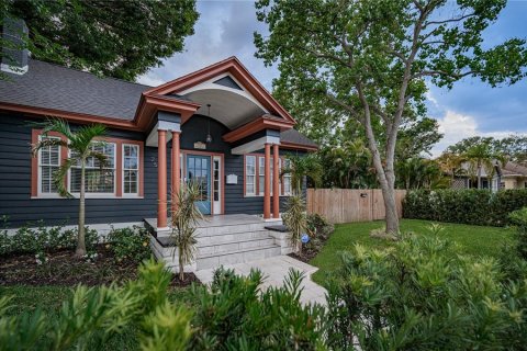 Casa en venta en Saint Petersburg, Florida, 5 dormitorios, 180.04 m2 № 1661883 - foto 2