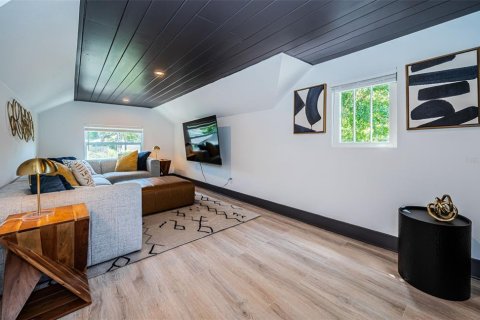 Casa en venta en Saint Petersburg, Florida, 5 dormitorios, 180.04 m2 № 1661883 - foto 28