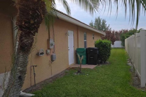 Villa ou maison à vendre à Port St. Lucie, Floride: 4 chambres, 191.01 m2 № 2147186 - photo 22