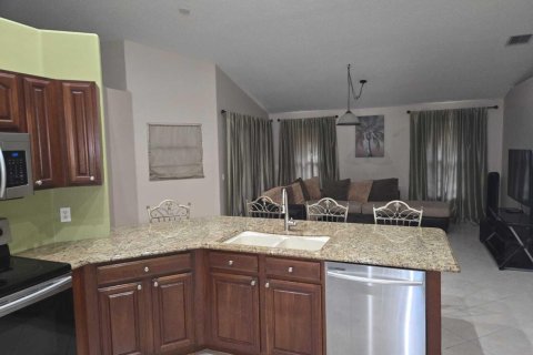 Villa ou maison à vendre à Port St. Lucie, Floride: 4 chambres, 191.01 m2 № 2147186 - photo 4