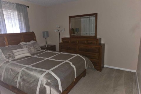 Villa ou maison à vendre à Port St. Lucie, Floride: 4 chambres, 191.01 m2 № 2147186 - photo 11