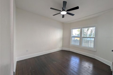 House in Saint Petersburg, Florida 3 bedrooms, 98.57 sq.m. № 2114162 - photo 19