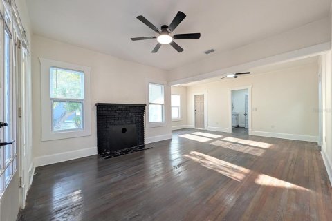 House in Saint Petersburg, Florida 3 bedrooms, 98.57 sq.m. № 2114162 - photo 6