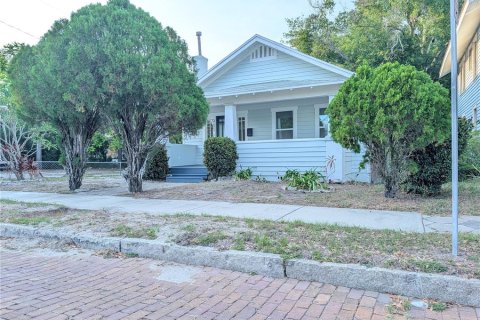 House in Saint Petersburg, Florida 3 bedrooms, 98.57 sq.m. № 2114162 - photo 3