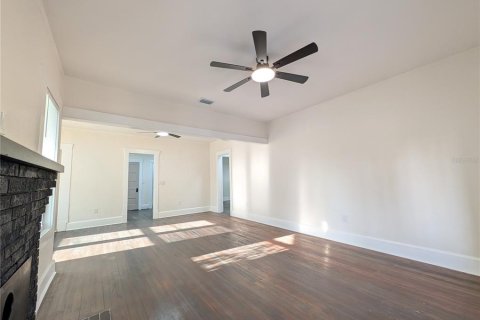 House in Saint Petersburg, Florida 3 bedrooms, 98.57 sq.m. № 2114162 - photo 7
