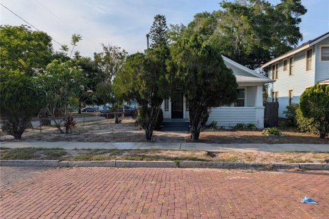 House in Saint Petersburg, Florida 3 bedrooms, 98.57 sq.m. № 2114162 - photo 26