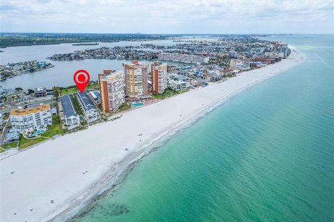 Touwnhouse à vendre à Redington Shores, Floride: 3 chambres, 144.65 m2 № 2099362 - photo 3