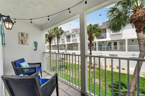 Touwnhouse à vendre à Redington Shores, Floride: 3 chambres, 144.65 m2 № 2099362 - photo 14