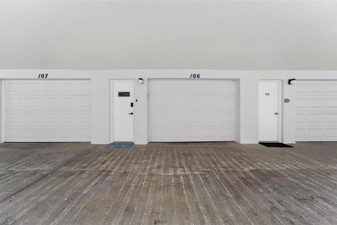 Touwnhouse à vendre à Redington Shores, Floride: 3 chambres, 144.65 m2 № 2099362 - photo 5