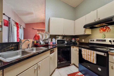 Casa en venta en Kissimmee, Florida, 4 dormitorios, 154.4 m2 № 1909250 - foto 11