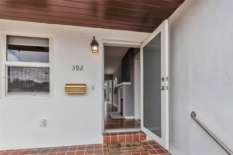 Villa ou maison à louer à Miami Springs, Floride: 3 chambres, 122.63 m2 № 2028350 - photo 27