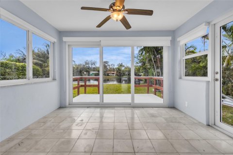 Villa ou maison à louer à Miami Springs, Floride: 3 chambres, 122.63 m2 № 2028350 - photo 10