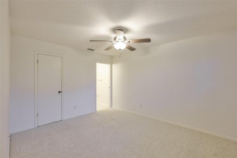 Condo in Sun City Center, Florida, 2 bedrooms  № 2103512 - photo 21