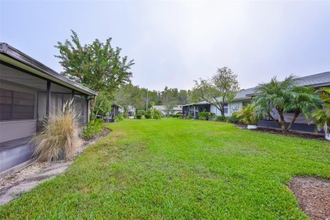 Condo in Sun City Center, Florida, 2 bedrooms  № 2103512 - photo 28