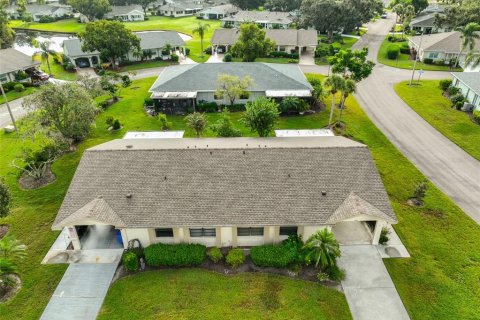Condominio en Sun City Center, Florida, 2 dormitorios № 2103512
