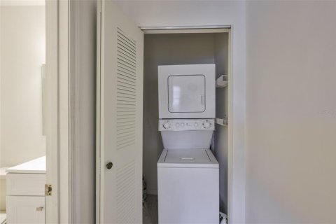 Condo in Sun City Center, Florida, 2 bedrooms  № 2103512 - photo 26
