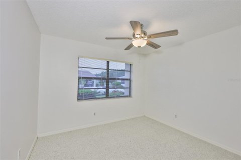Condo in Sun City Center, Florida, 2 bedrooms  № 2103512 - photo 23