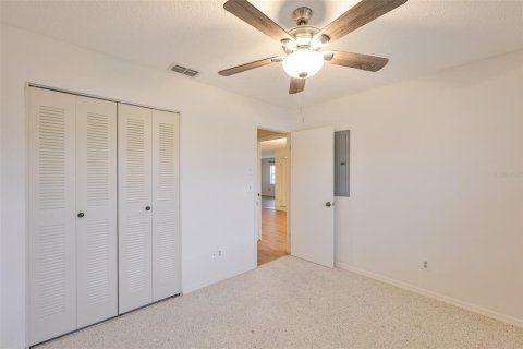 Condo in Sun City Center, Florida, 2 bedrooms  № 2103512 - photo 22