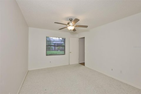 Condo in Sun City Center, Florida, 2 bedrooms  № 2103512 - photo 17