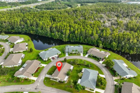 Condo in Sun City Center, Florida, 2 bedrooms  № 2103512 - photo 4